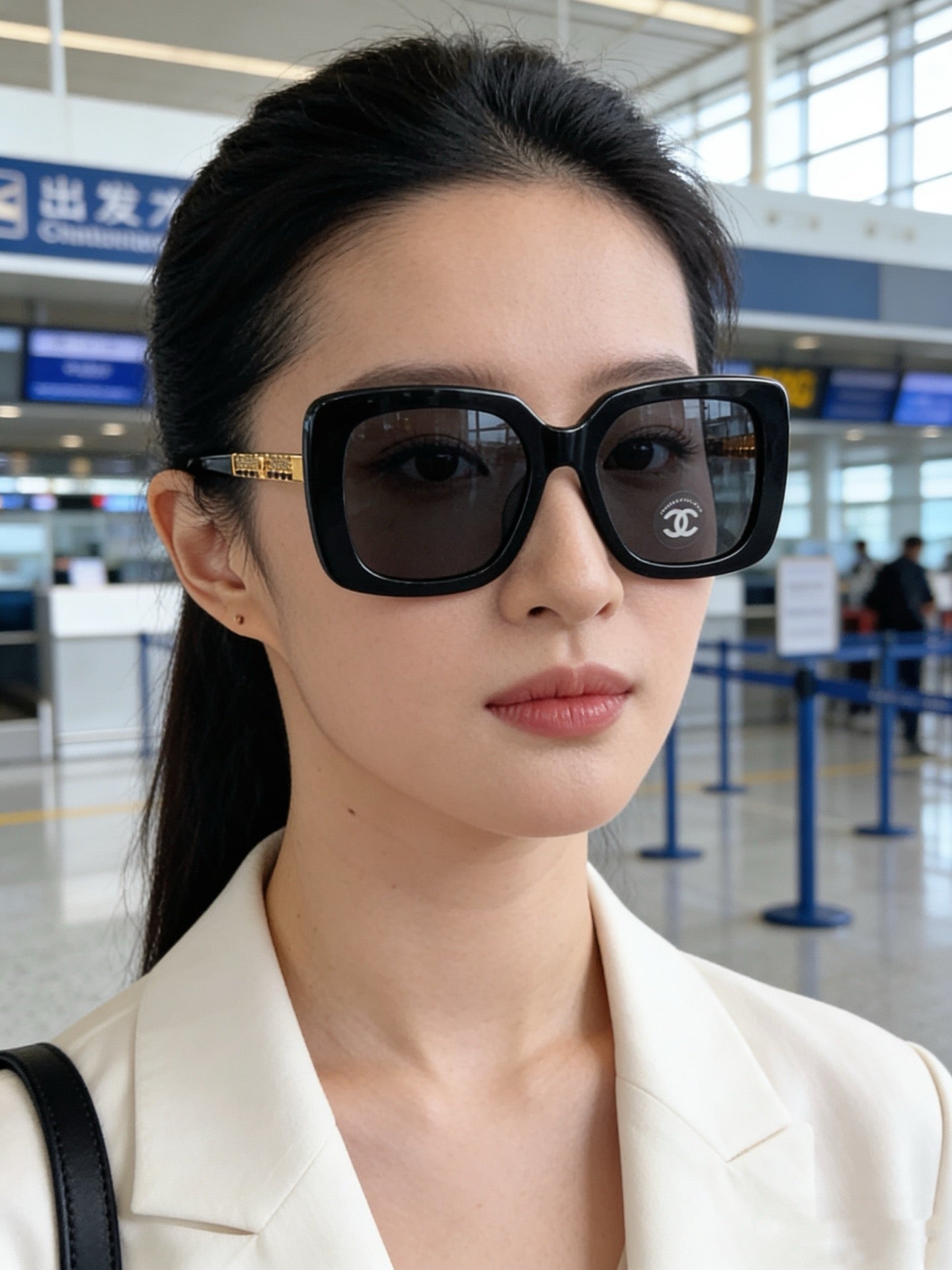 Mehrfarbige Sonnenbrille