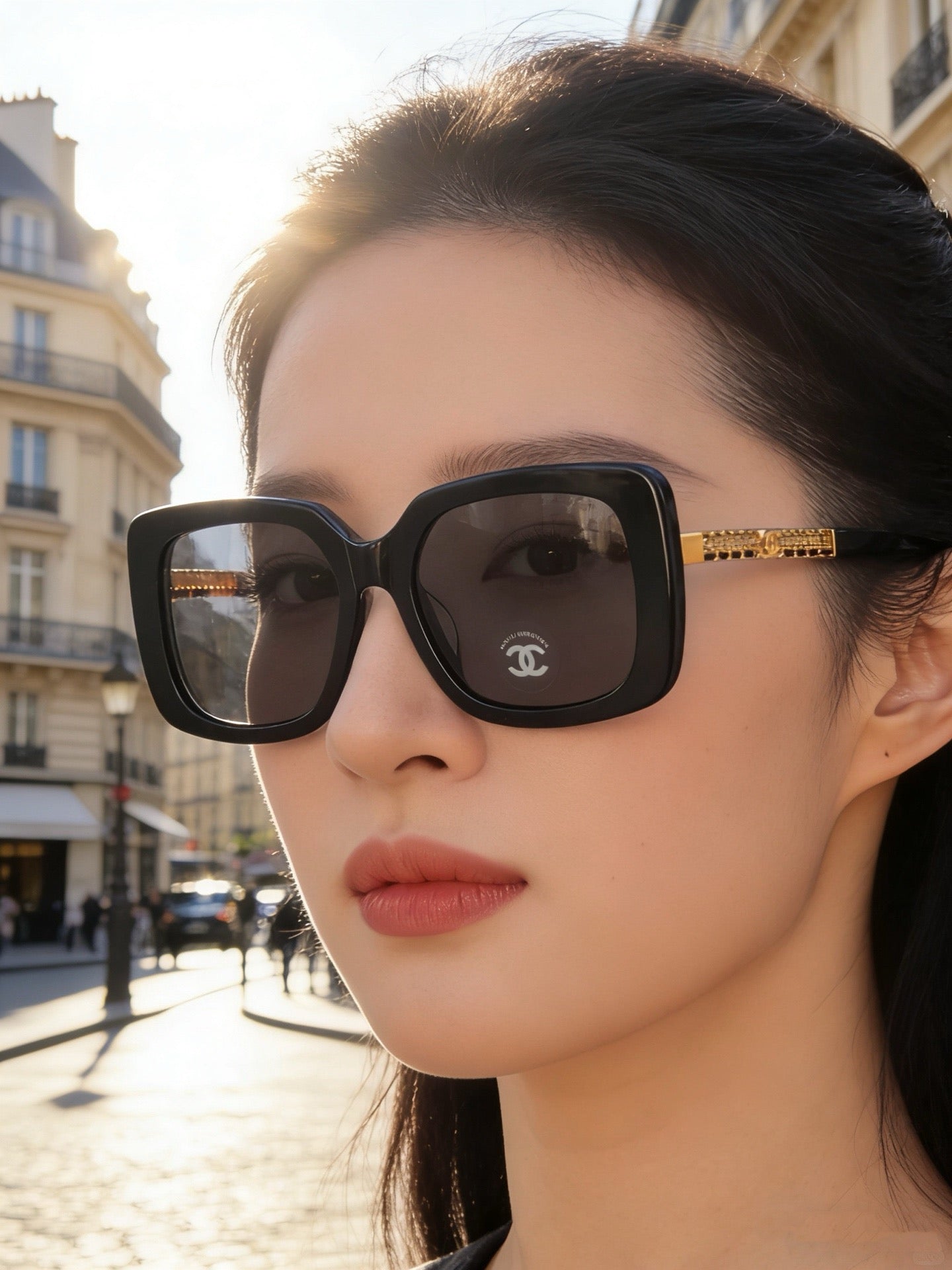 Mehrfarbige Sonnenbrille