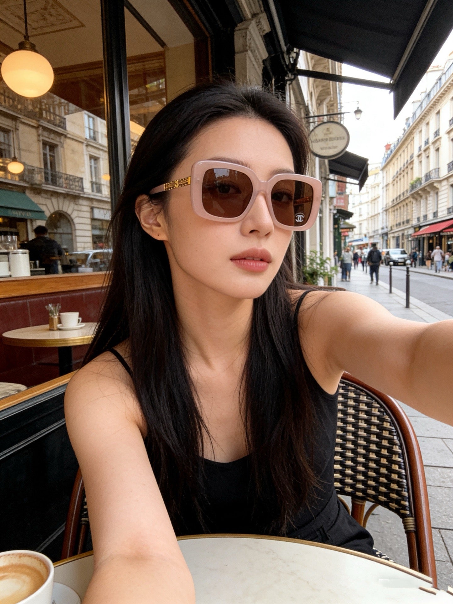 Mehrfarbige Sonnenbrille