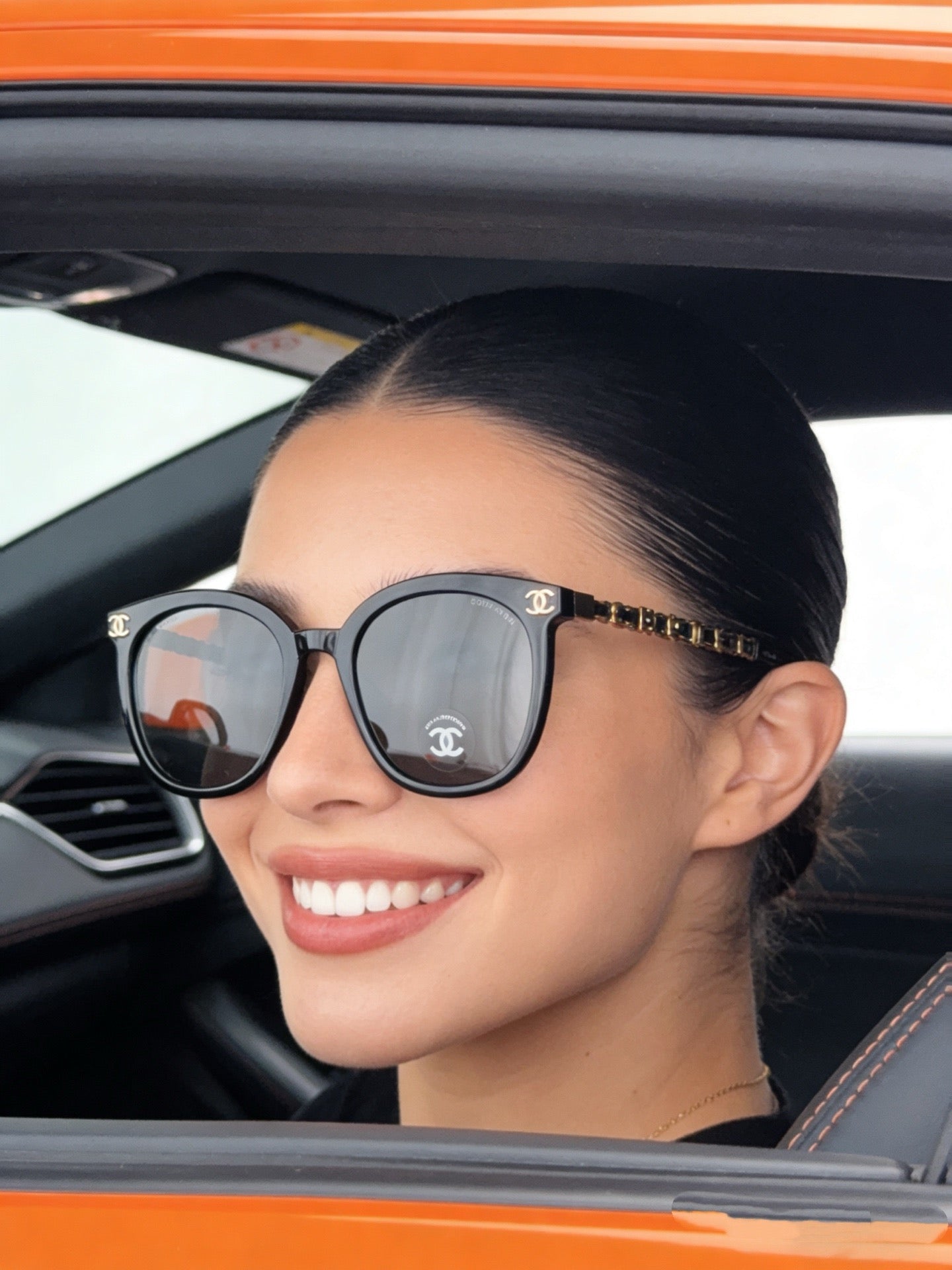 Mehrfarbige Sonnenbrille