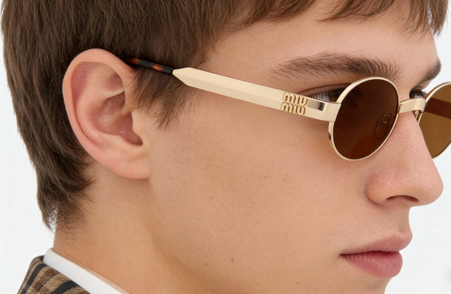 Mehrfarbige Sonnenbrille