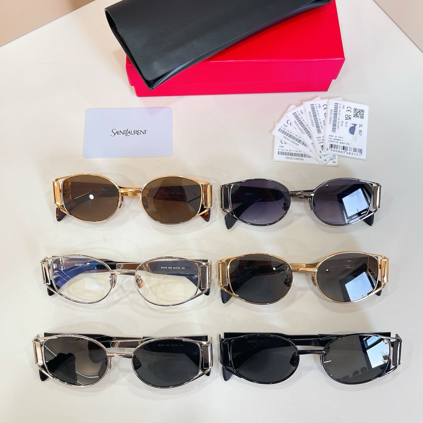 Mehrfarbige Sonnenbrille