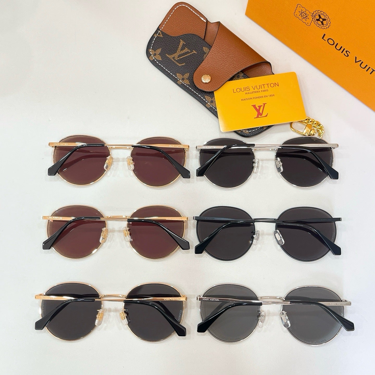 Mehrfarbige Sonnenbrille