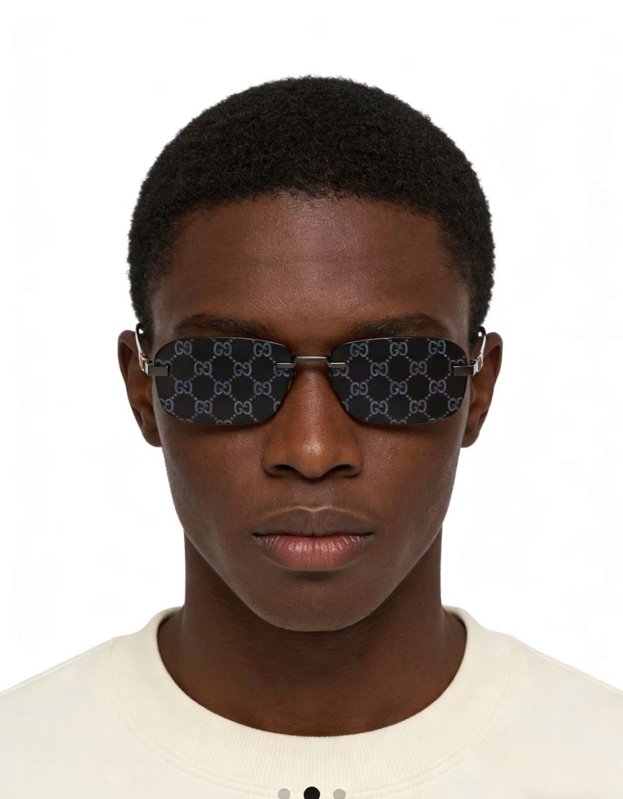 Mehrfarbige Sonnenbrille