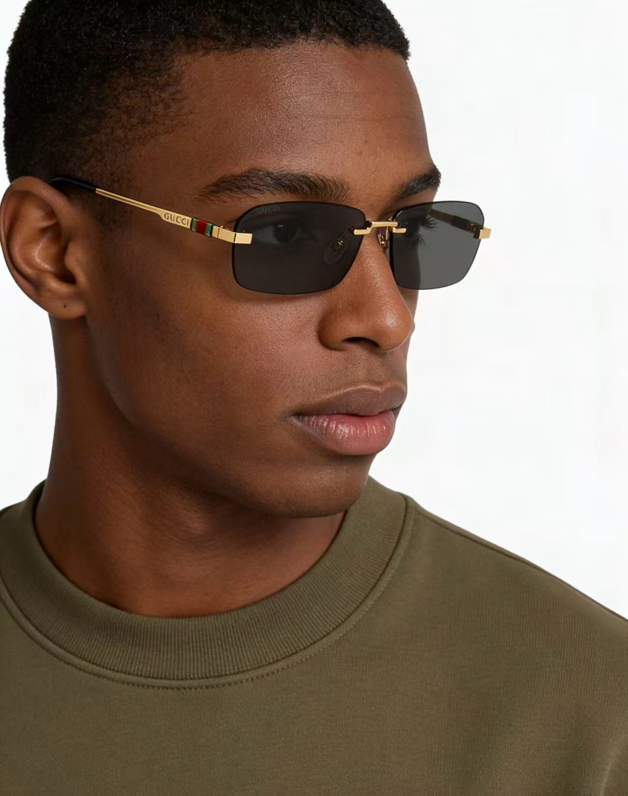 Mehrfarbige Sonnenbrille
