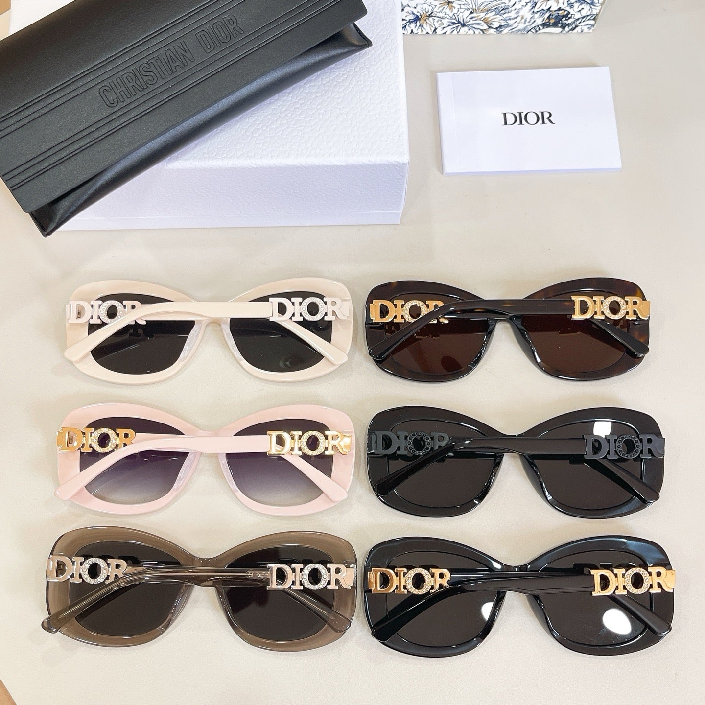 Mehrfarbige Sonnenbrille