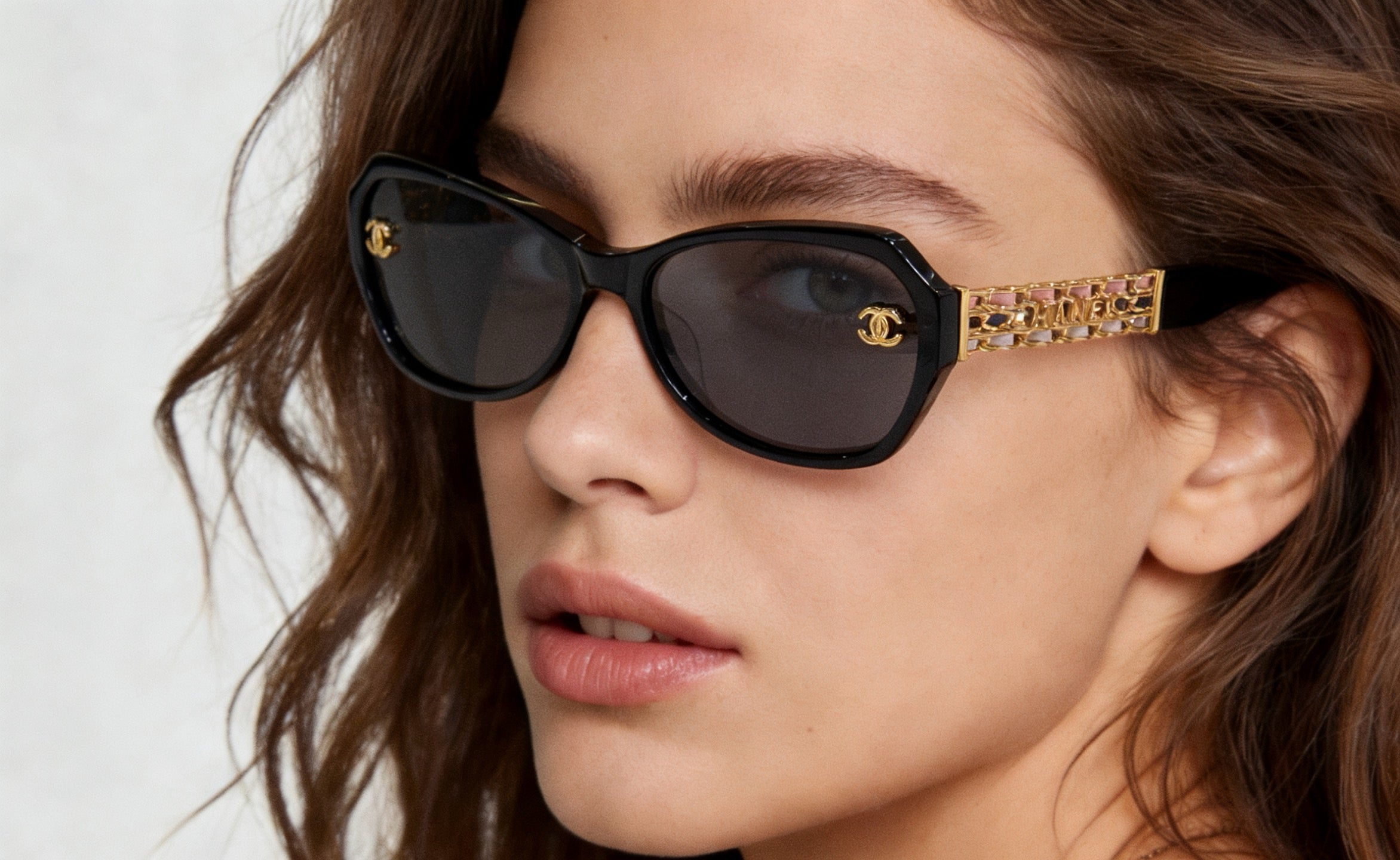 Mehrfarbige Sonnenbrille