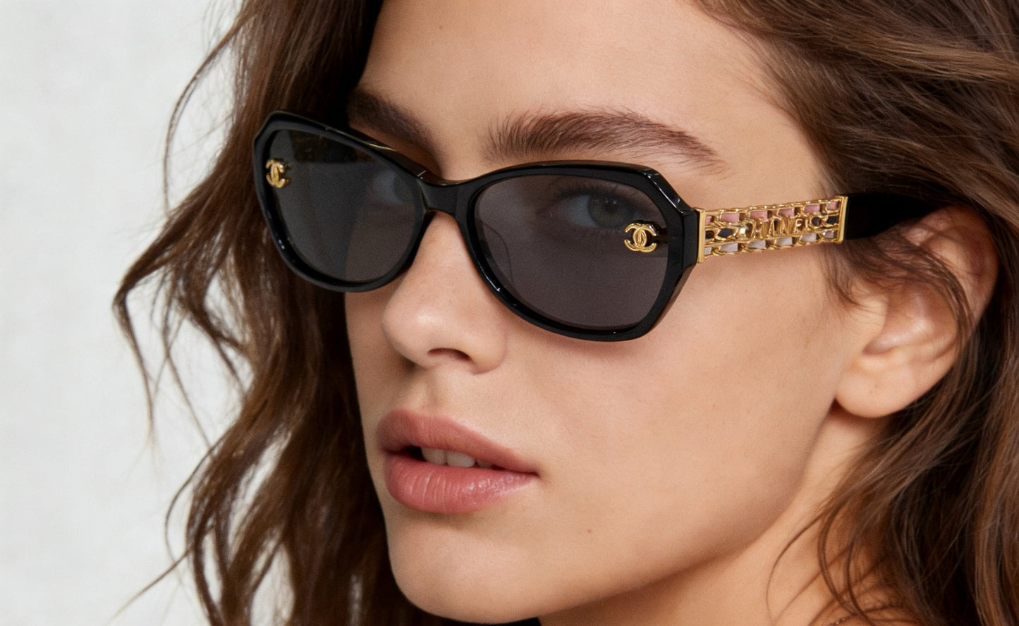 Mehrfarbige Sonnenbrille