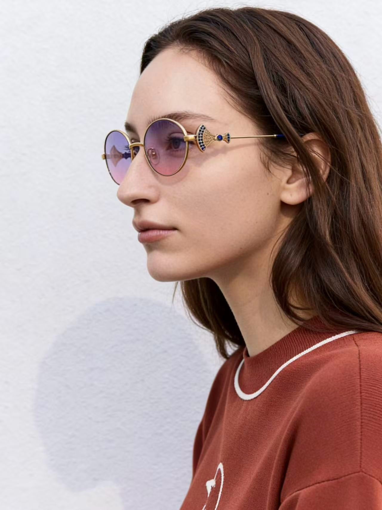 Mehrfarbige Sonnenbrille