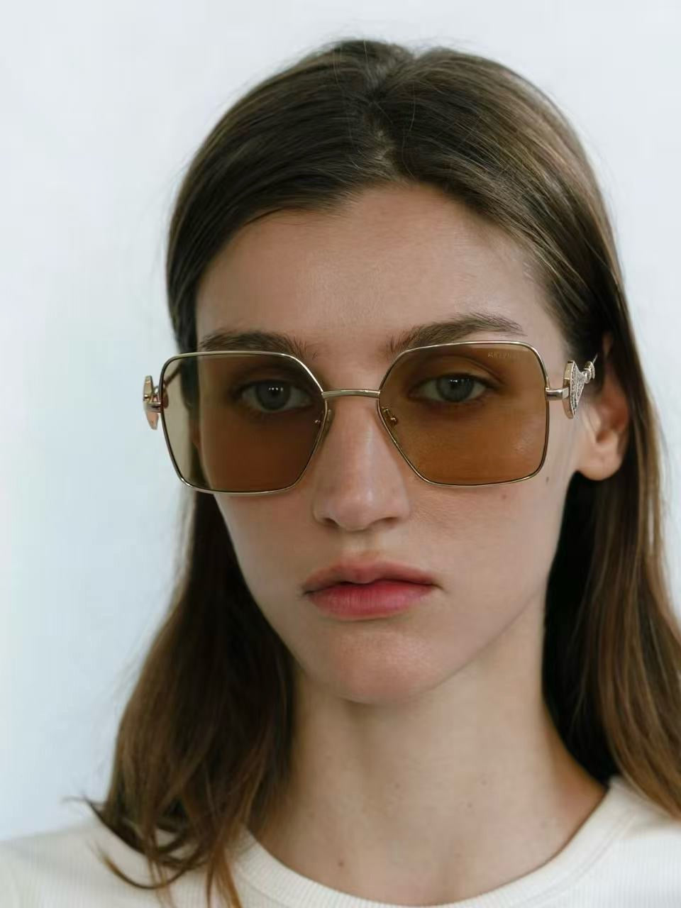Mehrfarbige Sonnenbrille