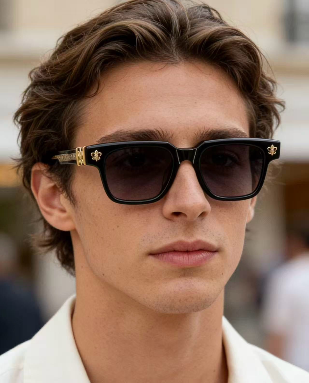 Mehrfarbige Sonnenbrille