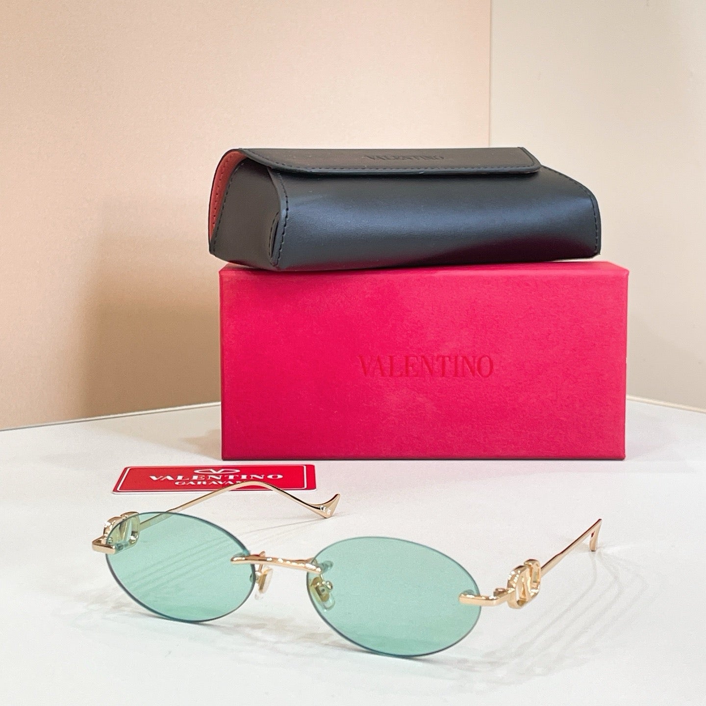 Mehrfarbige Sonnenbrille