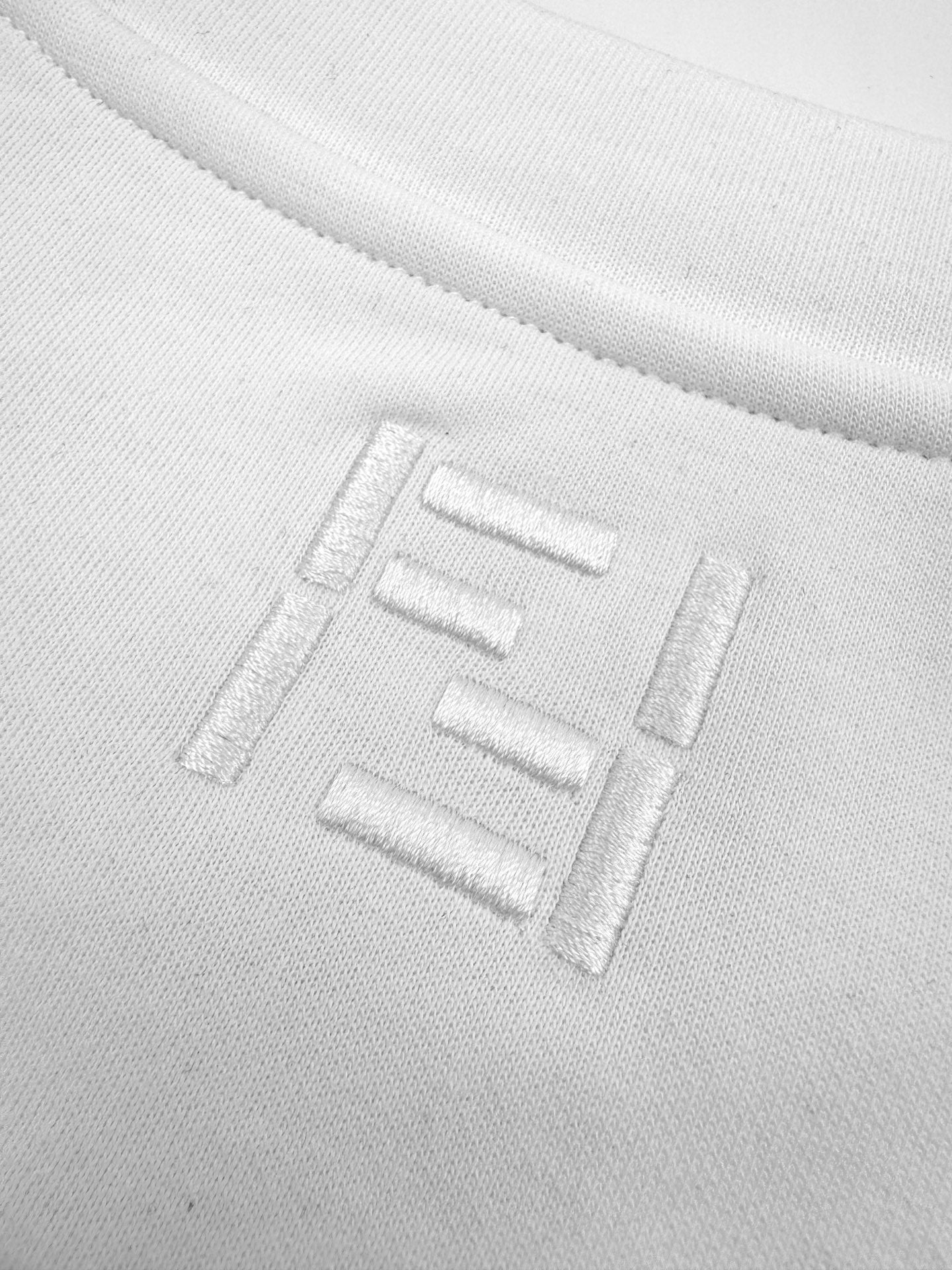 Black white T-shirt - FashionHype.xyz