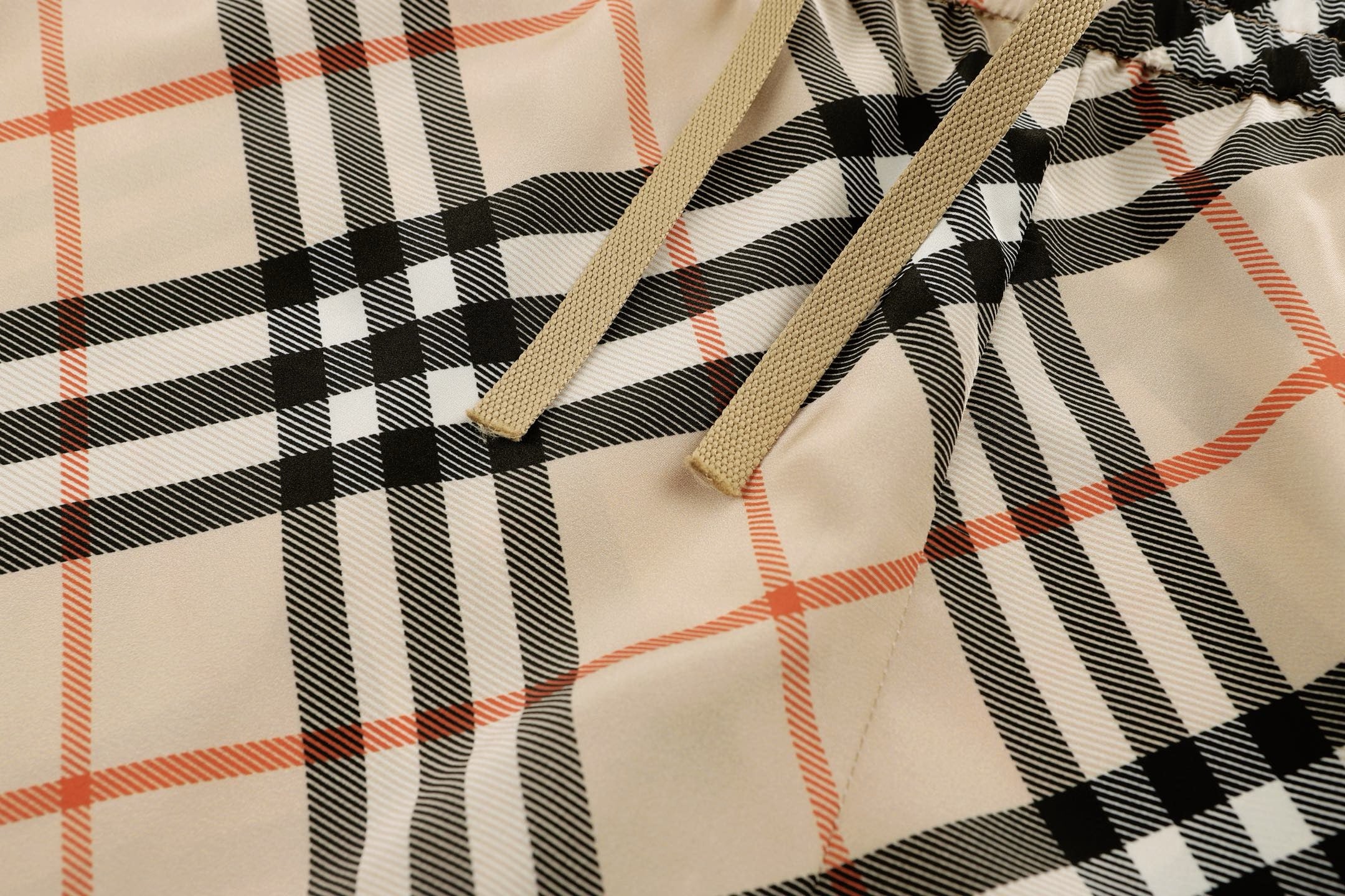 Multi-color short