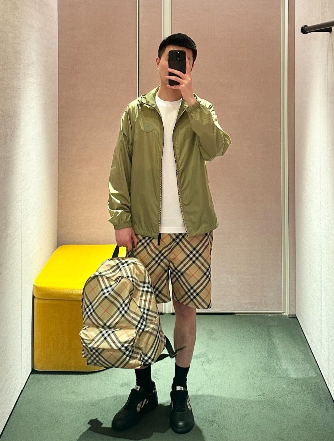 Multi-color short