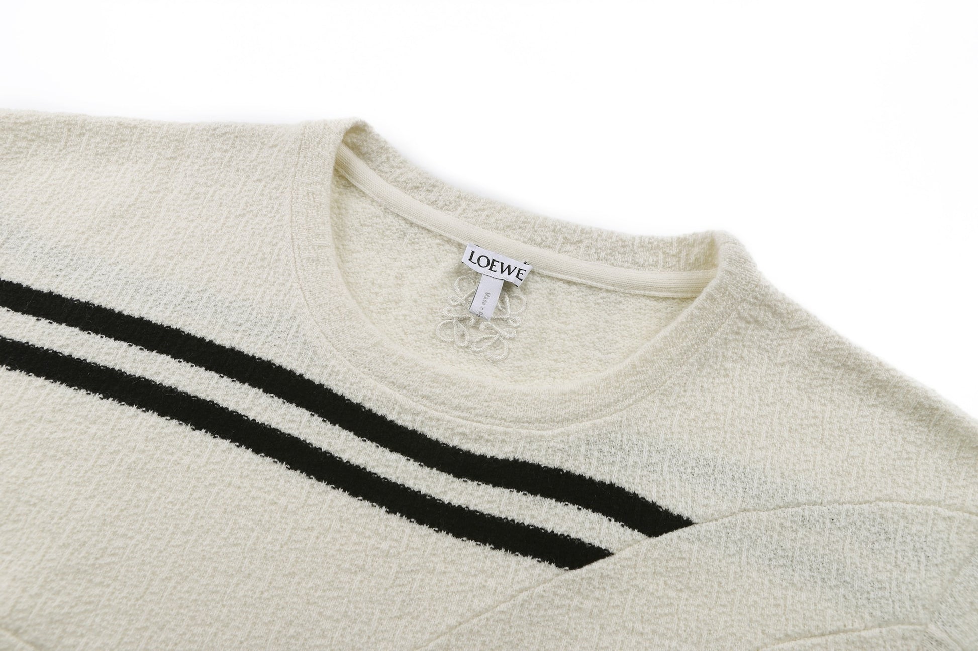 White and Black T-shirt - FashionHype.xyz