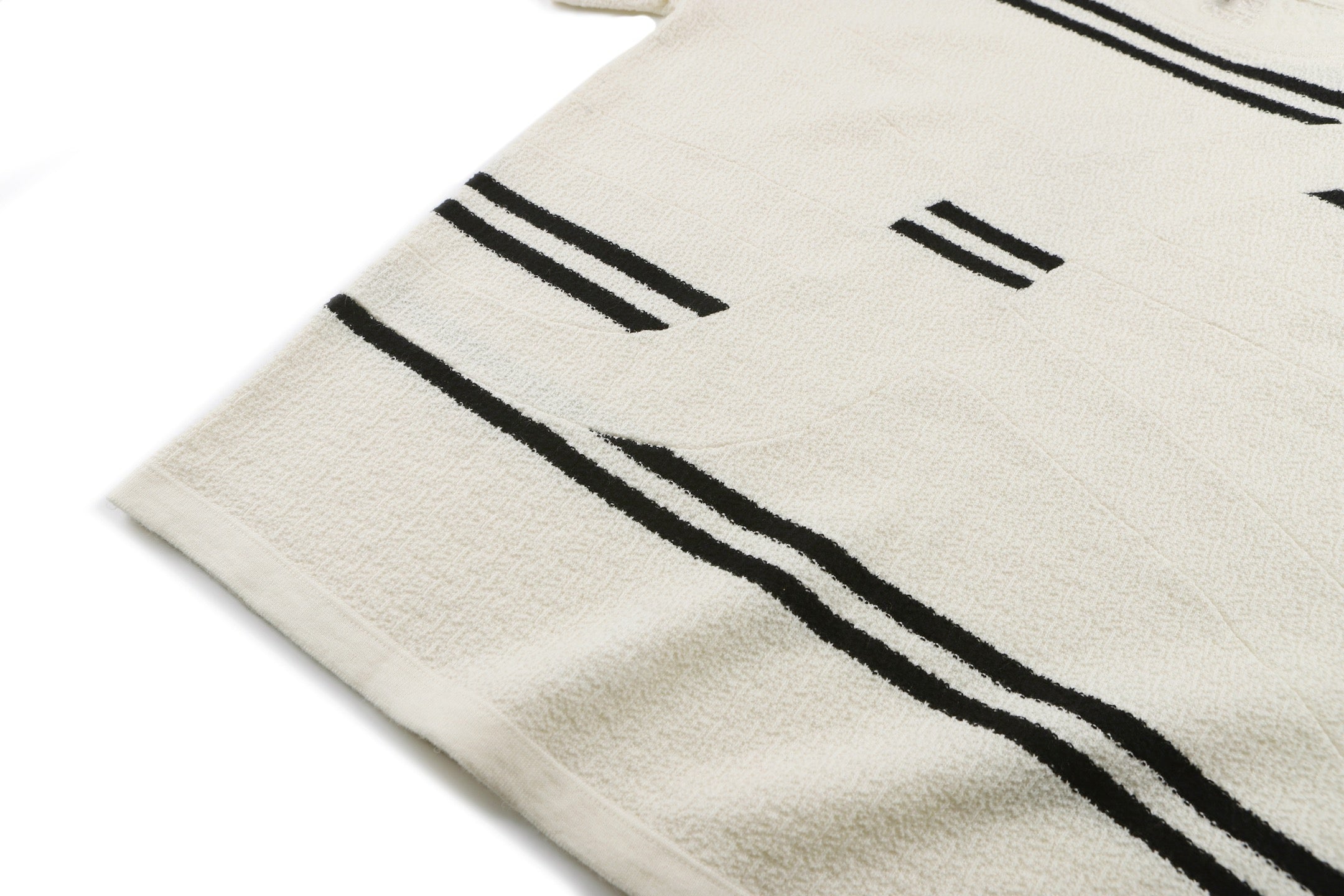 White and Black T-shirt - FashionHype.xyz