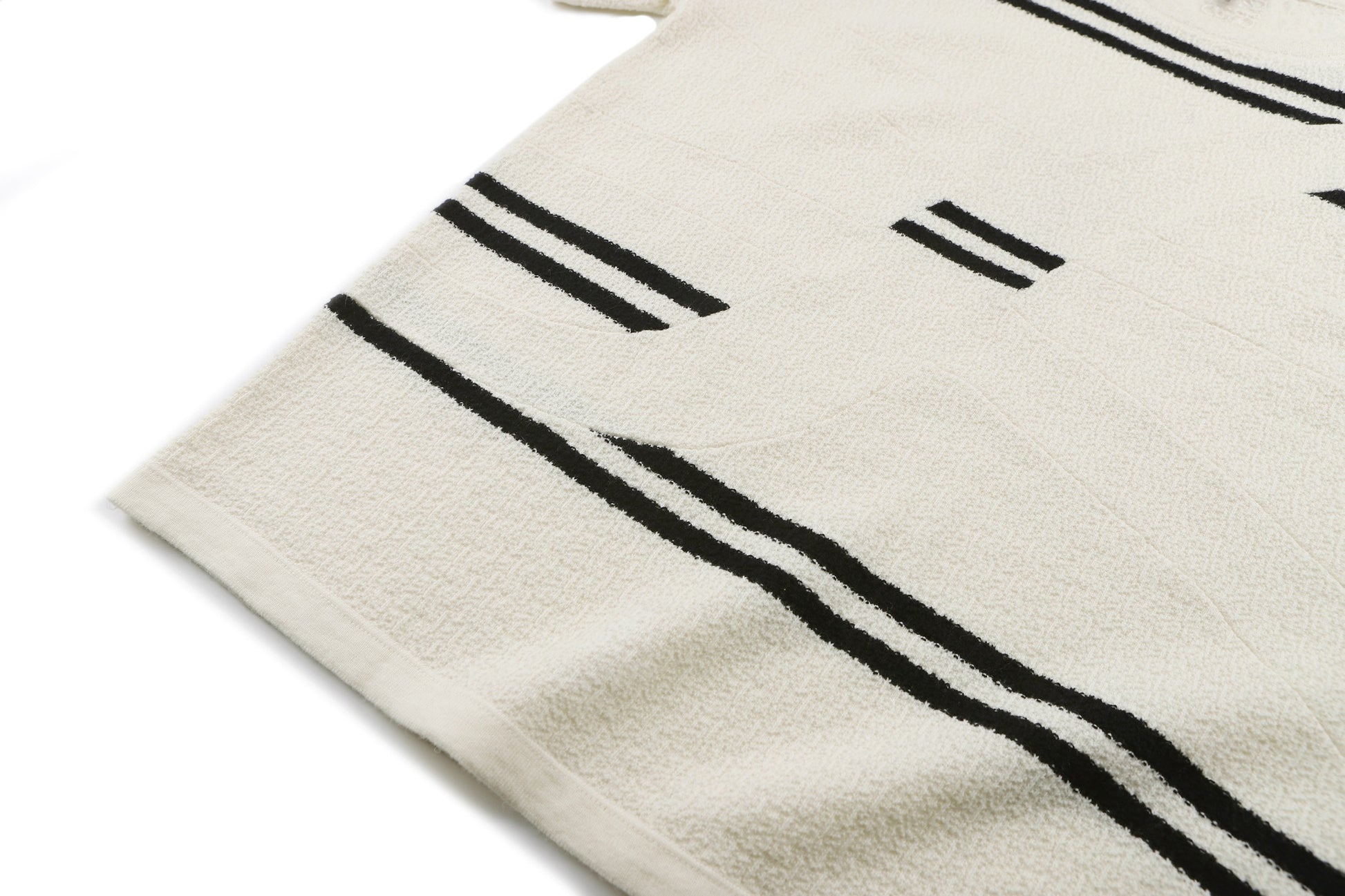 White and Black T-shirt - FashionHype.xyz