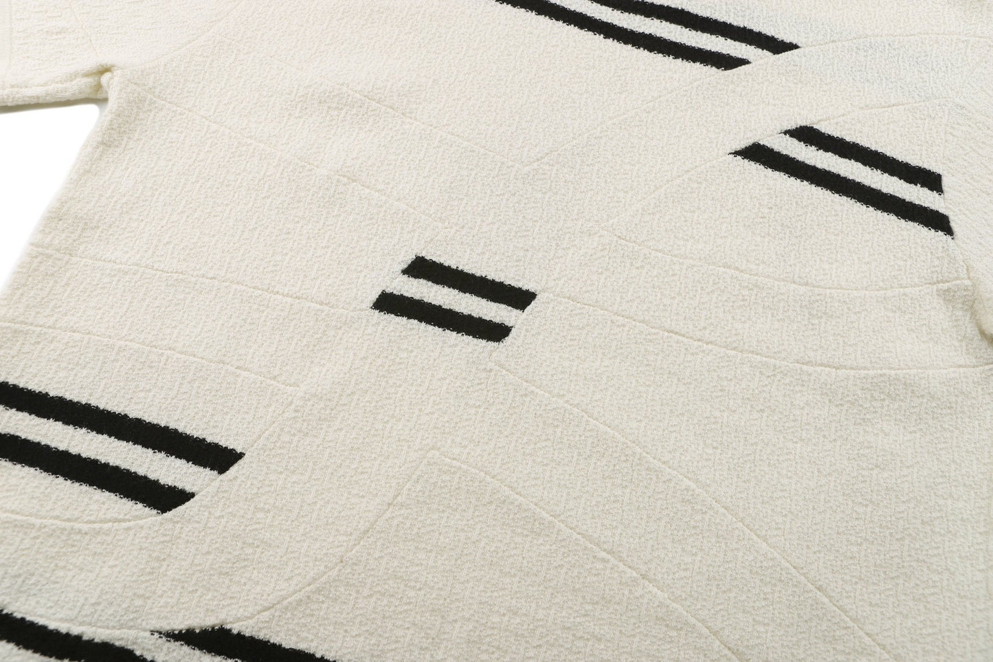 White and Black T-shirt - FashionHype.xyz