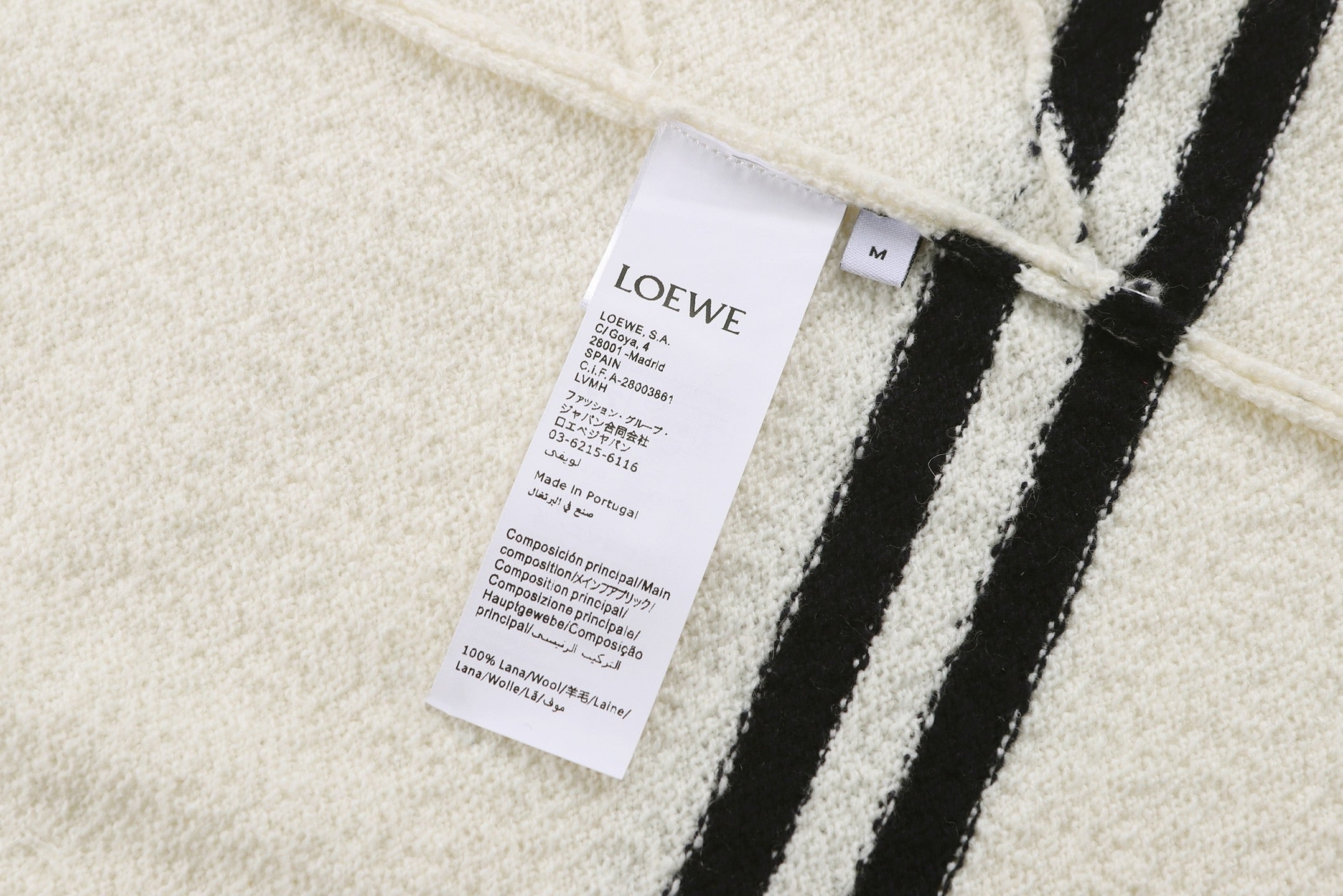 White and Black T-shirt - FashionHype.xyz