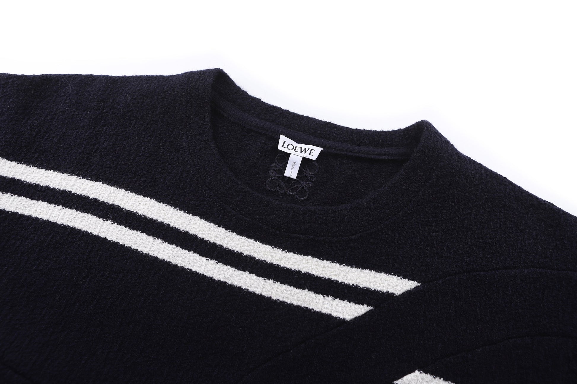 White and Black T-shirt - FashionHype.xyz