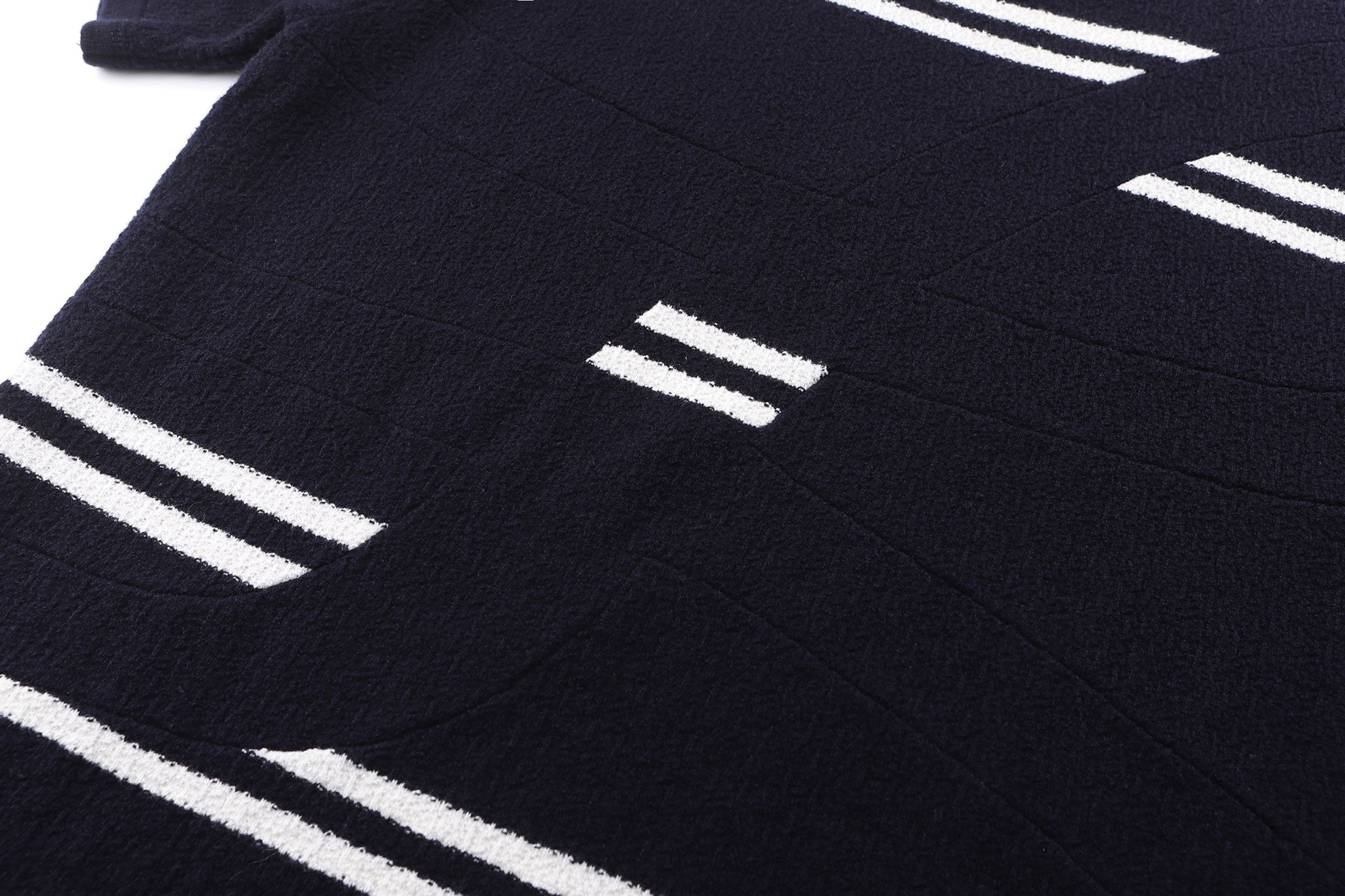 White and Black T-shirt - FashionHype.xyz