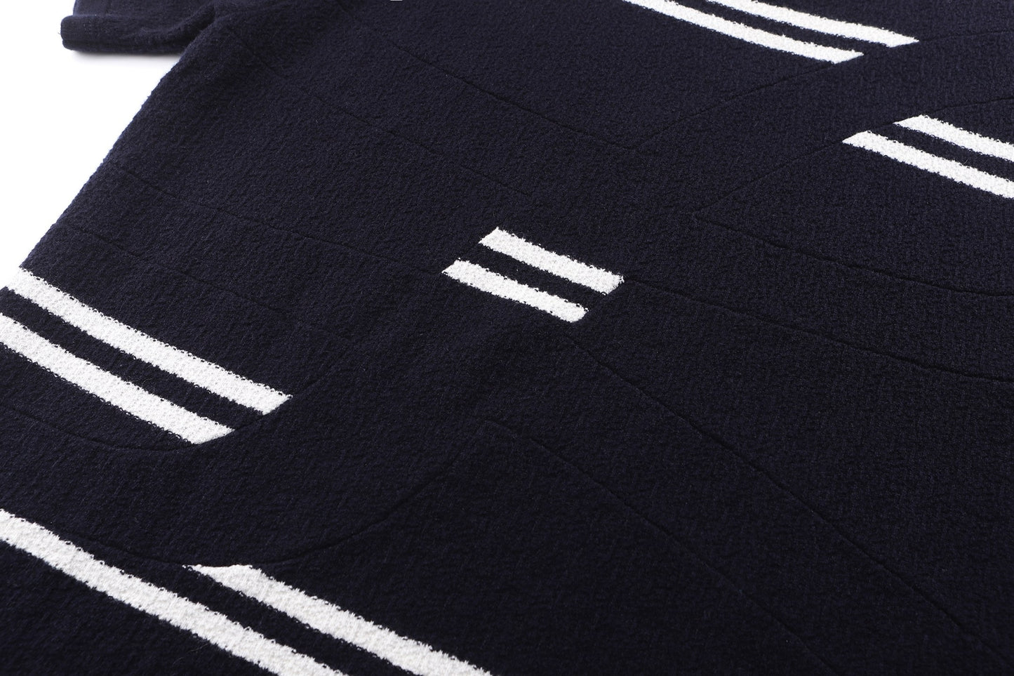 White and Black T-shirt - FashionHype.xyz