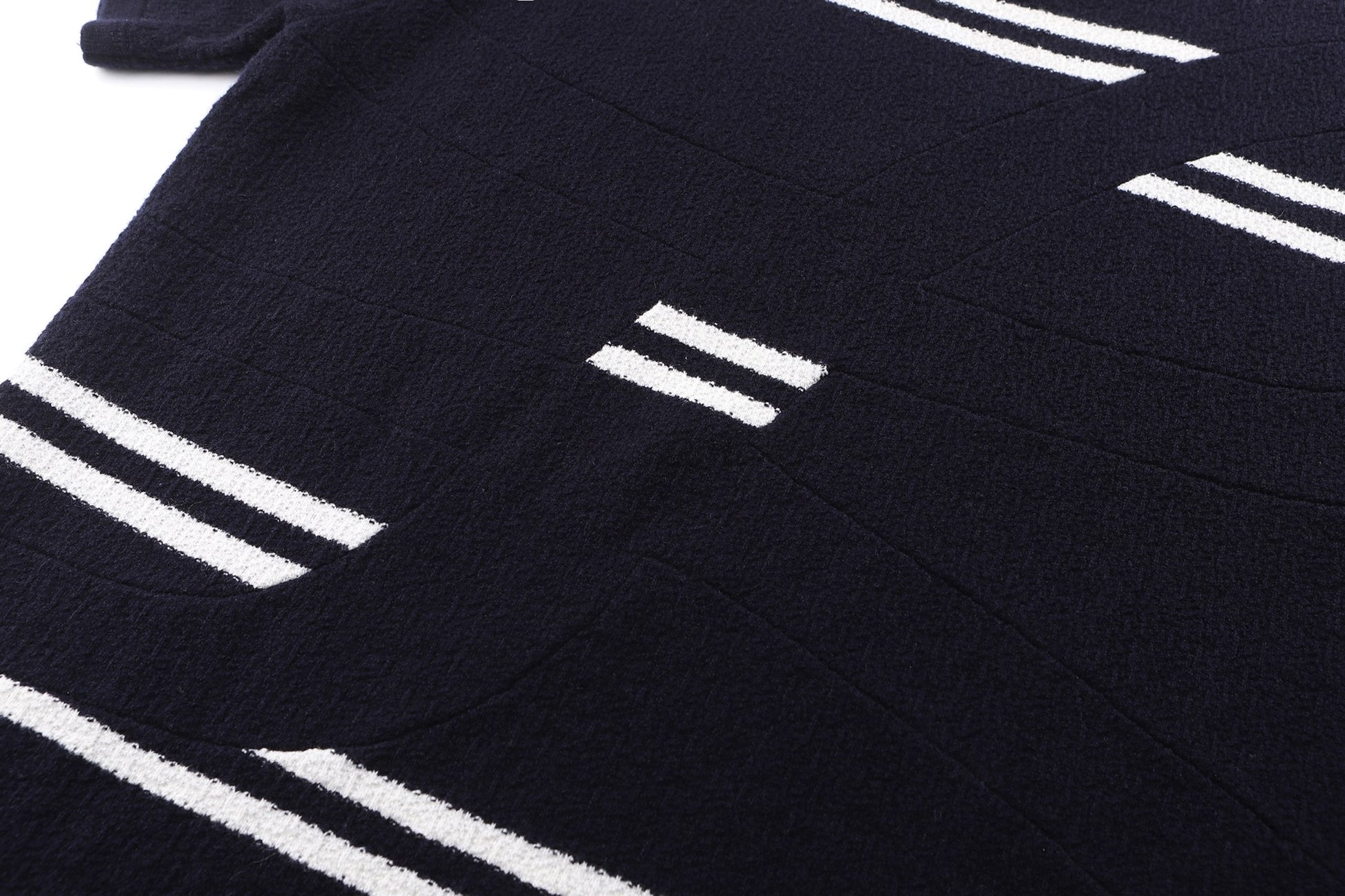 White and Black T-shirt - FashionHype.xyz