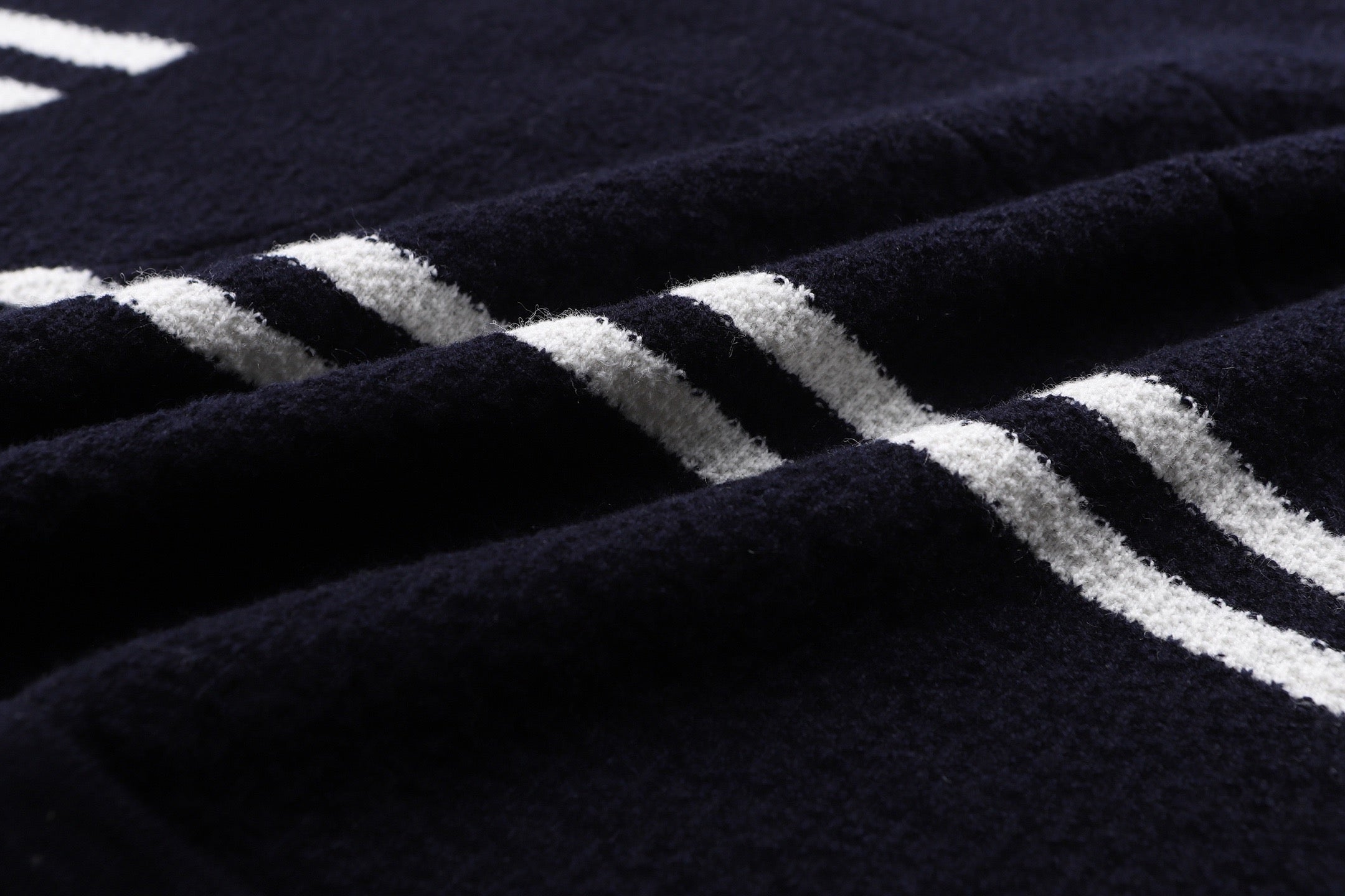 White and Black T-shirt - FashionHype.xyz