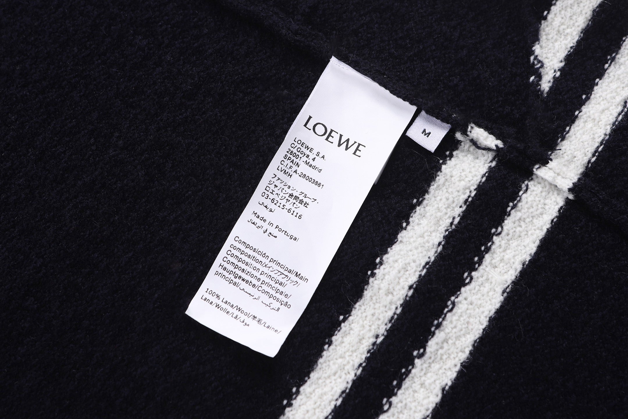 White and Black T-shirt - FashionHype.xyz