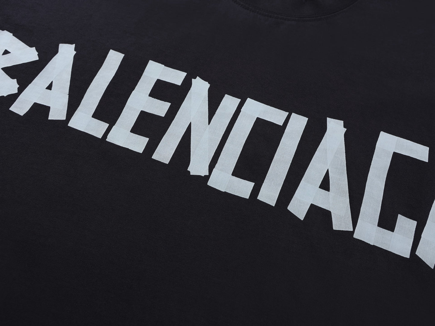 Black T-shirt - FashionHype.xyz