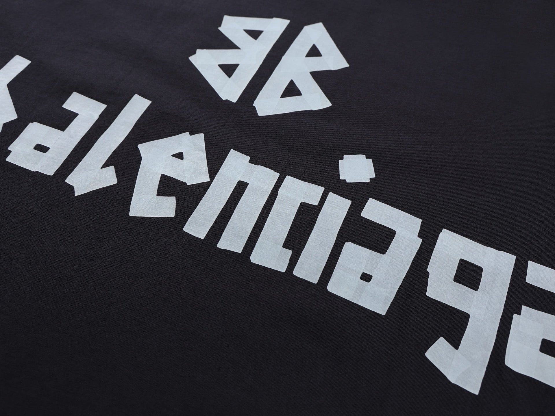Black T-shirt - FashionHype.xyz