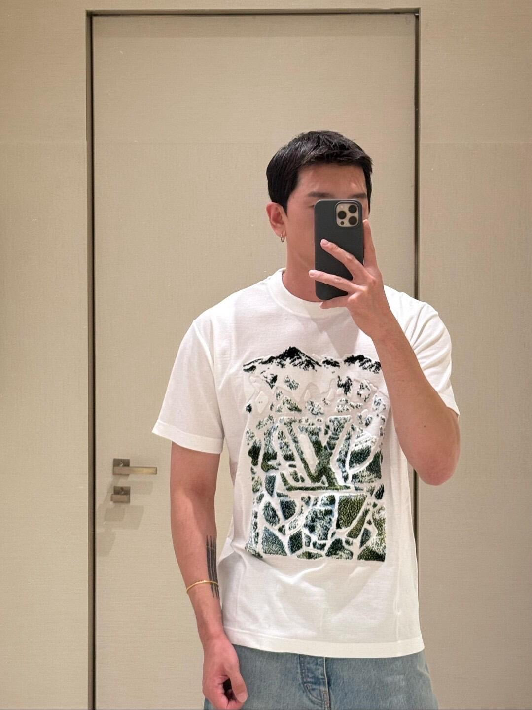White T-shirt