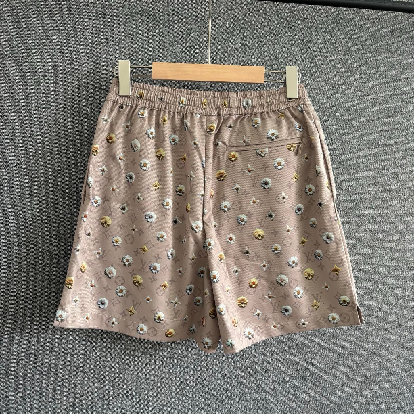 Multi-color Short
