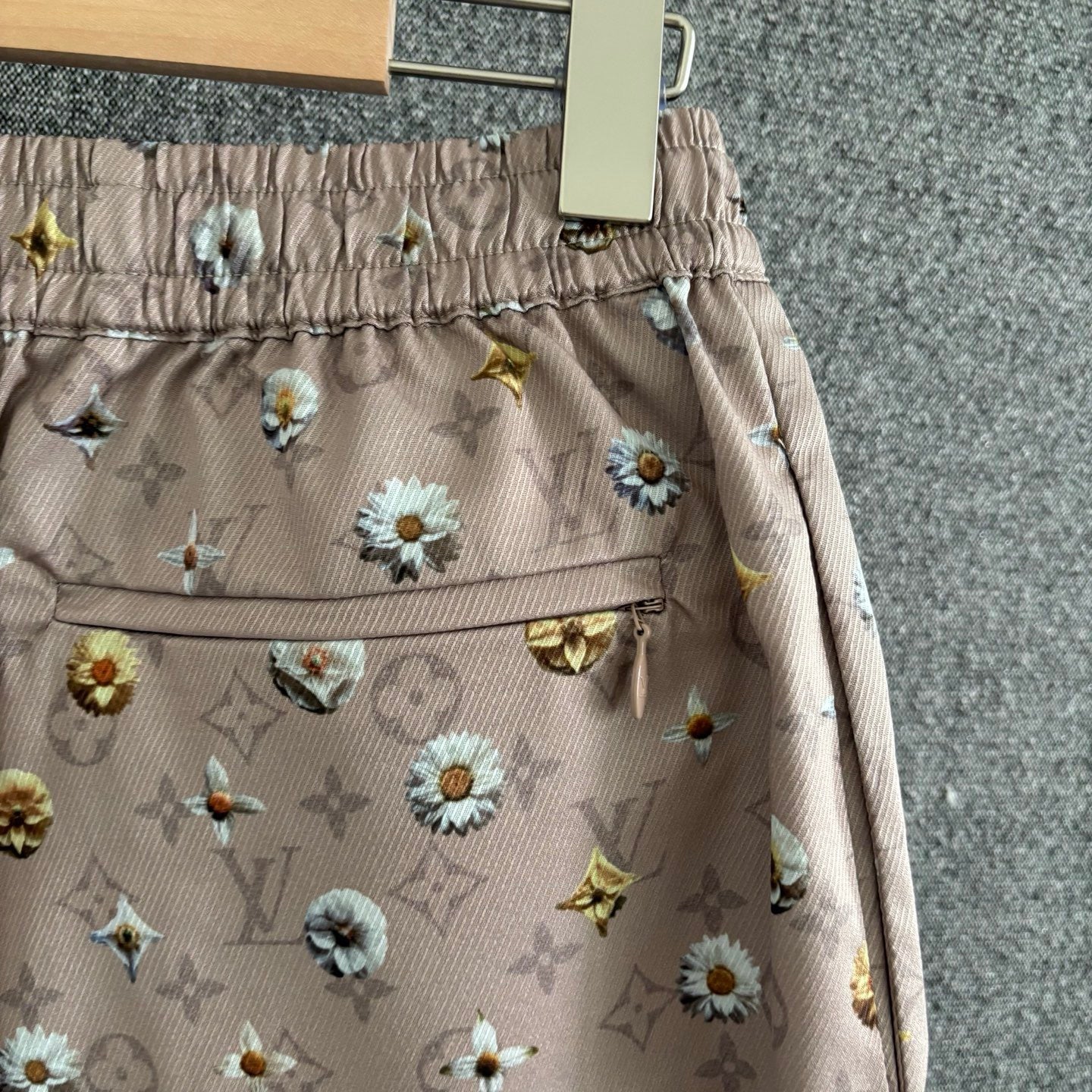 Multi-color Short