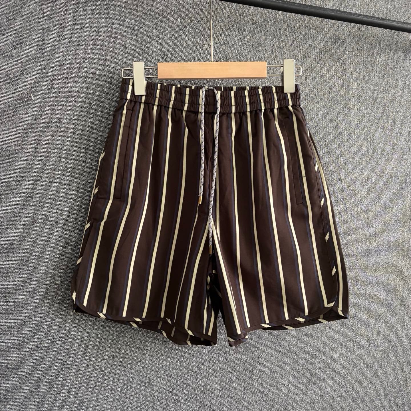 Multi-color Short