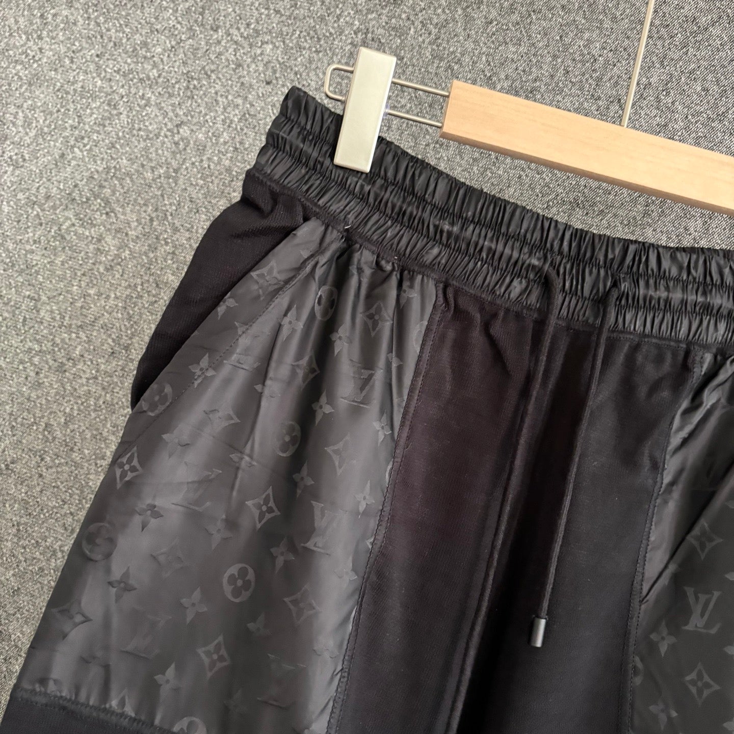 Black Short