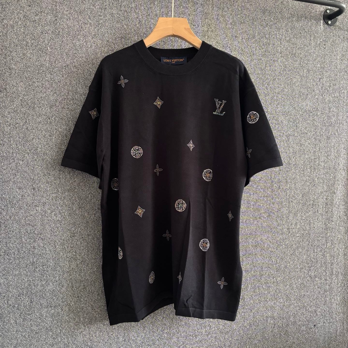 Black T-shirt