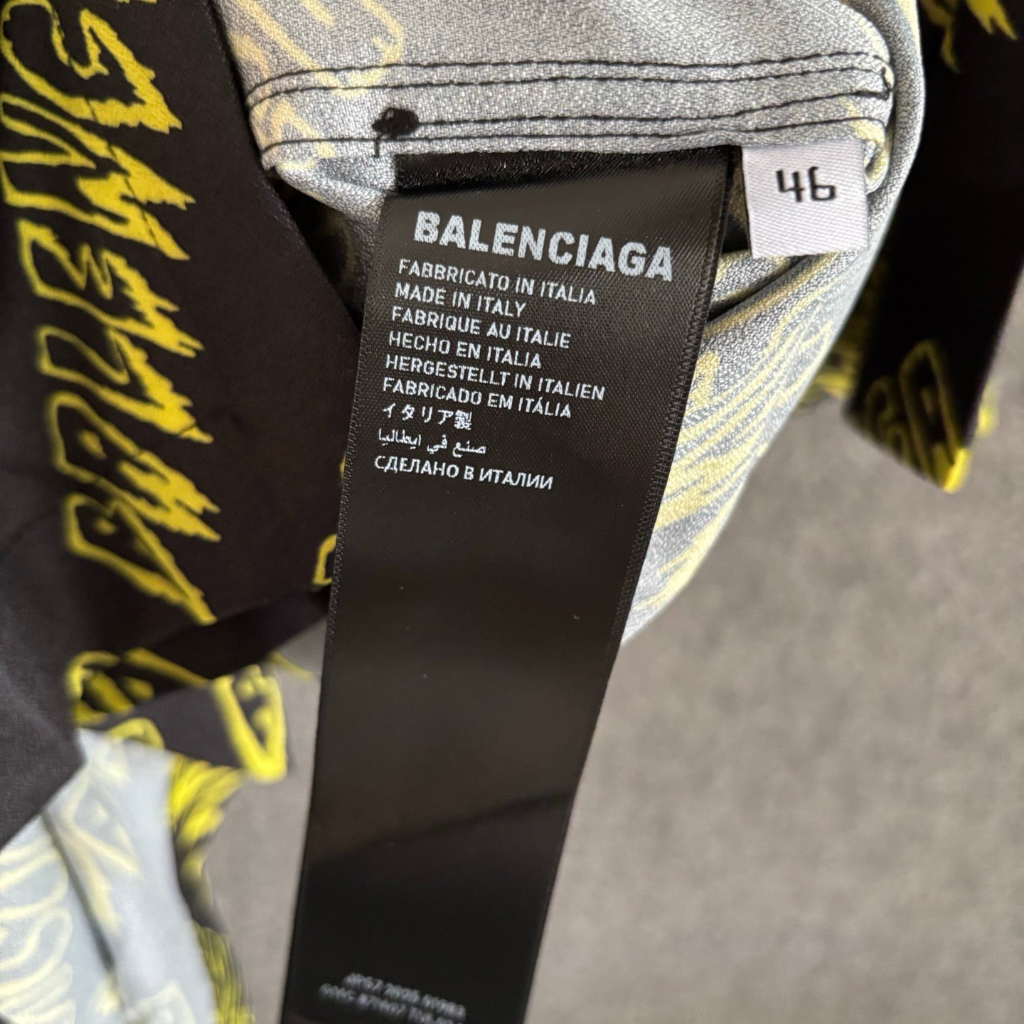 Black yellow T-shirt