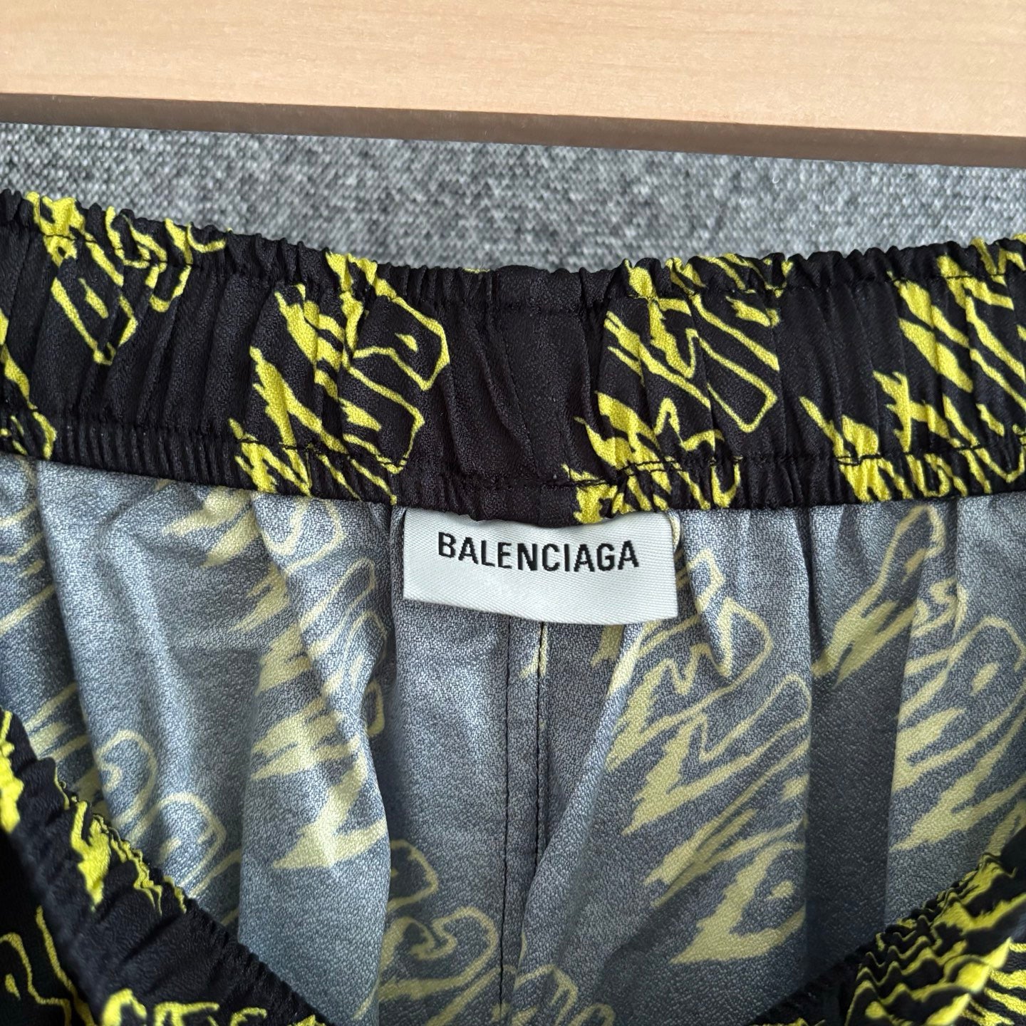 Black yellow Short