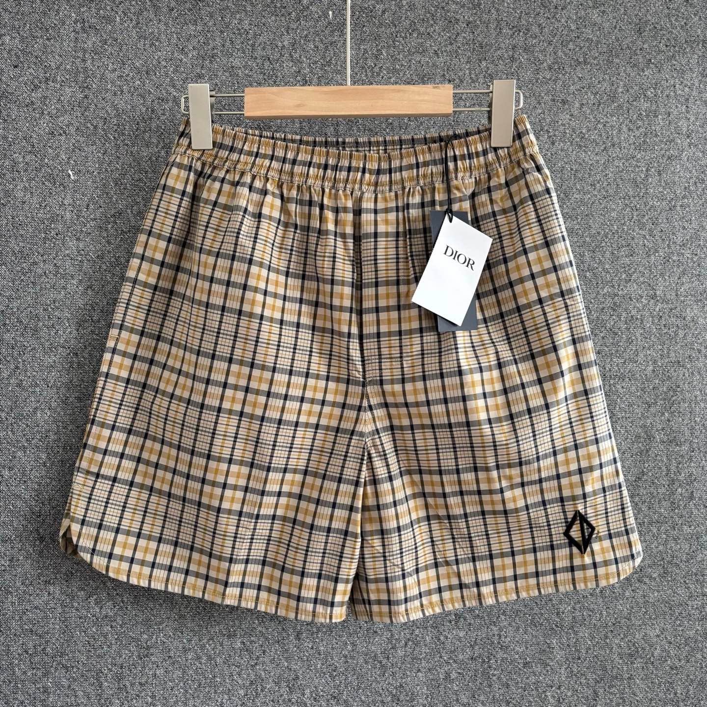 Multi-color Short