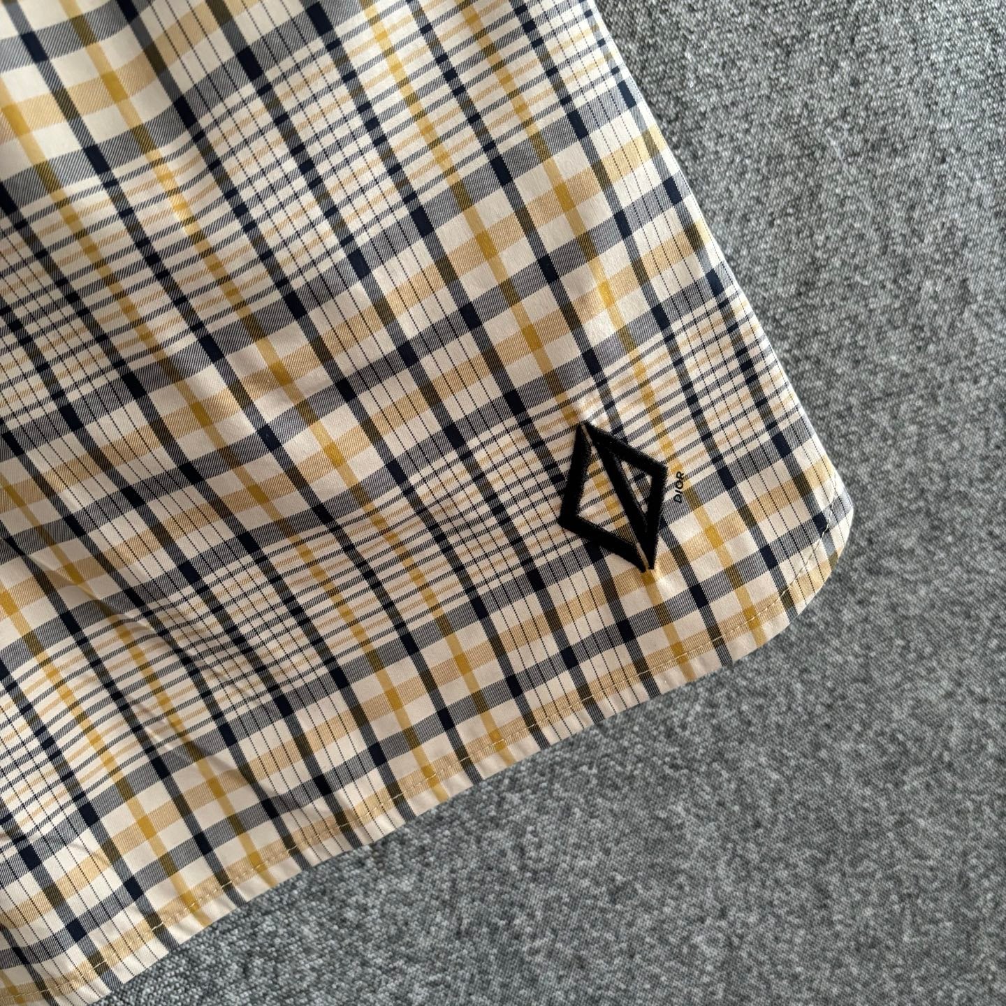 Multi-color Short