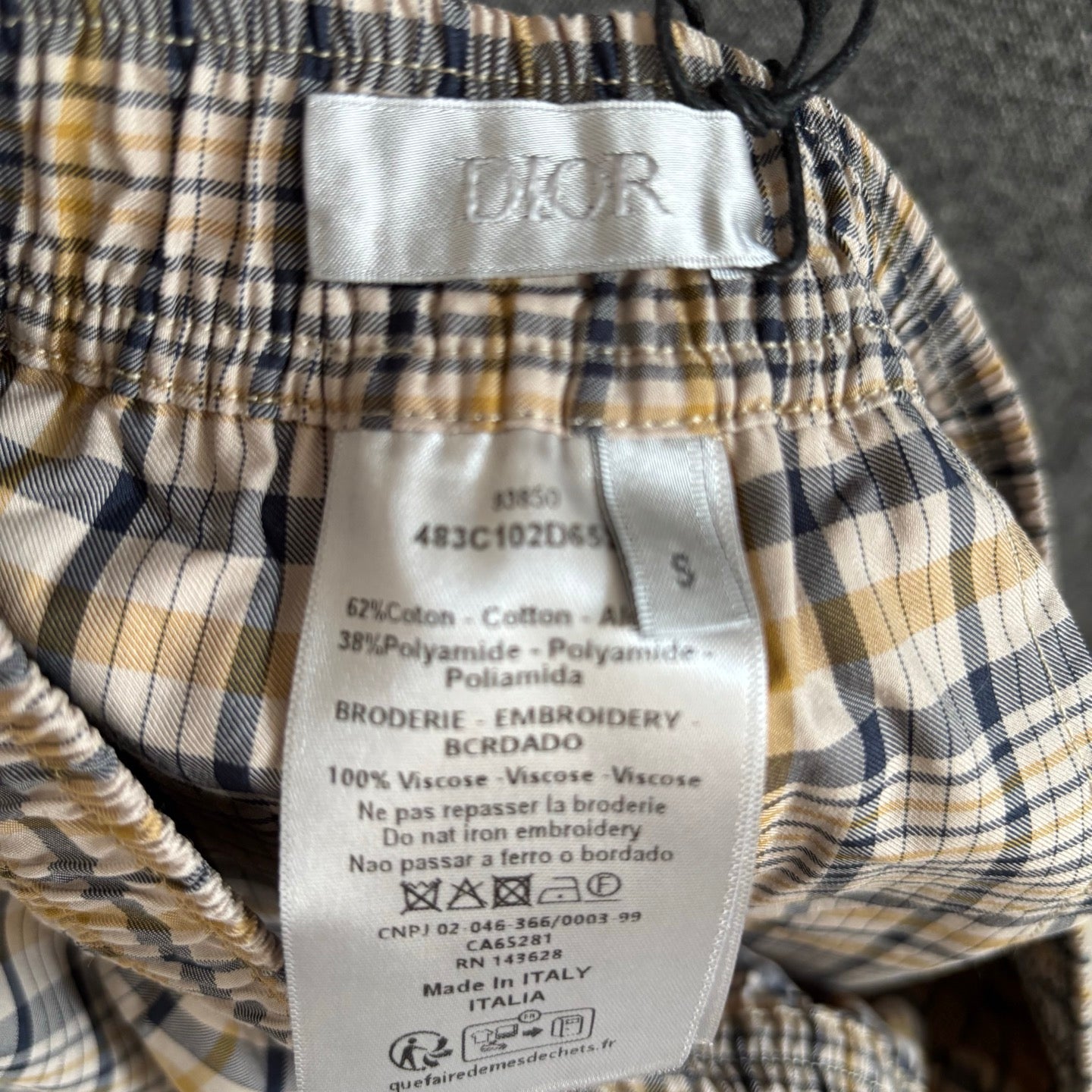 Multi-color Short