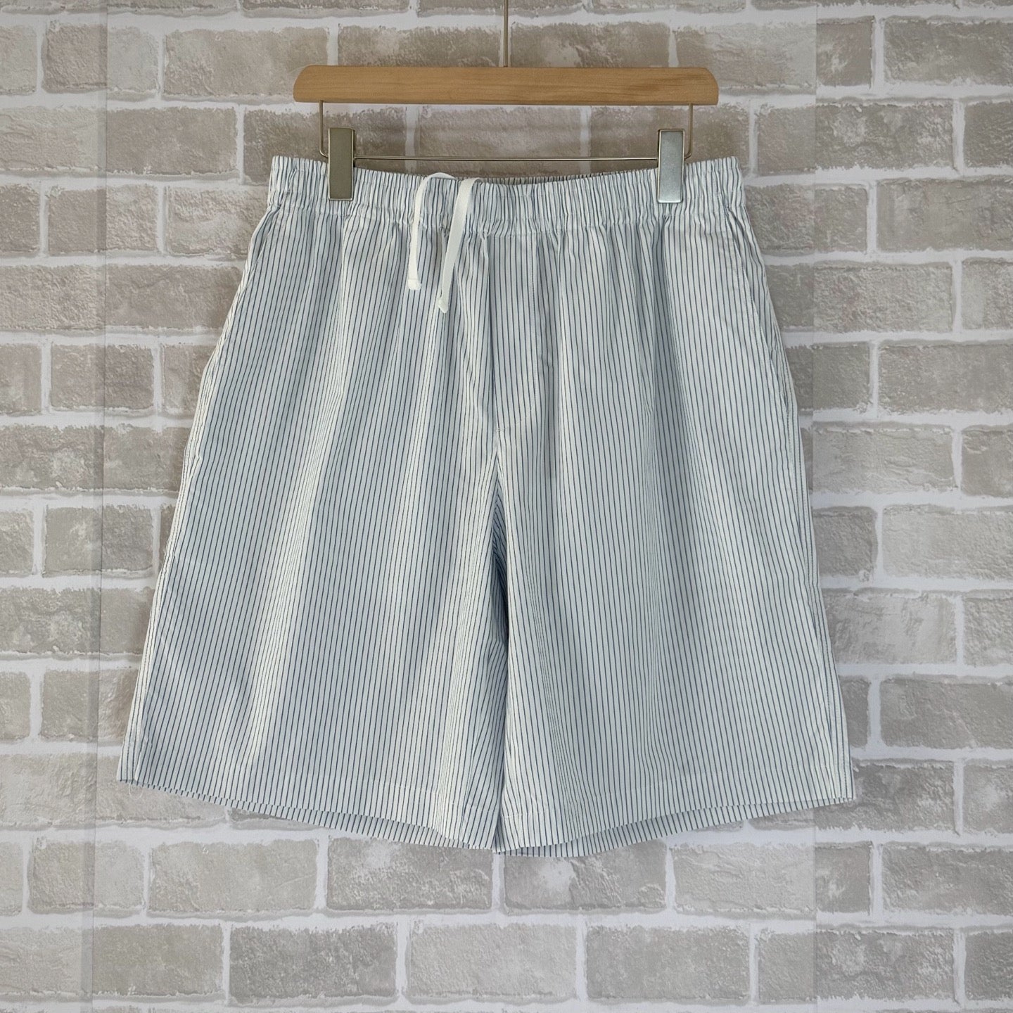 Multi-color Short