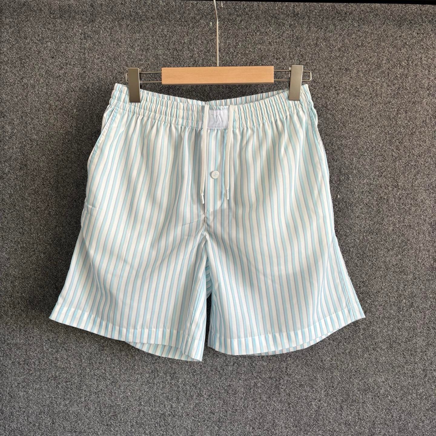 Multi-color Short