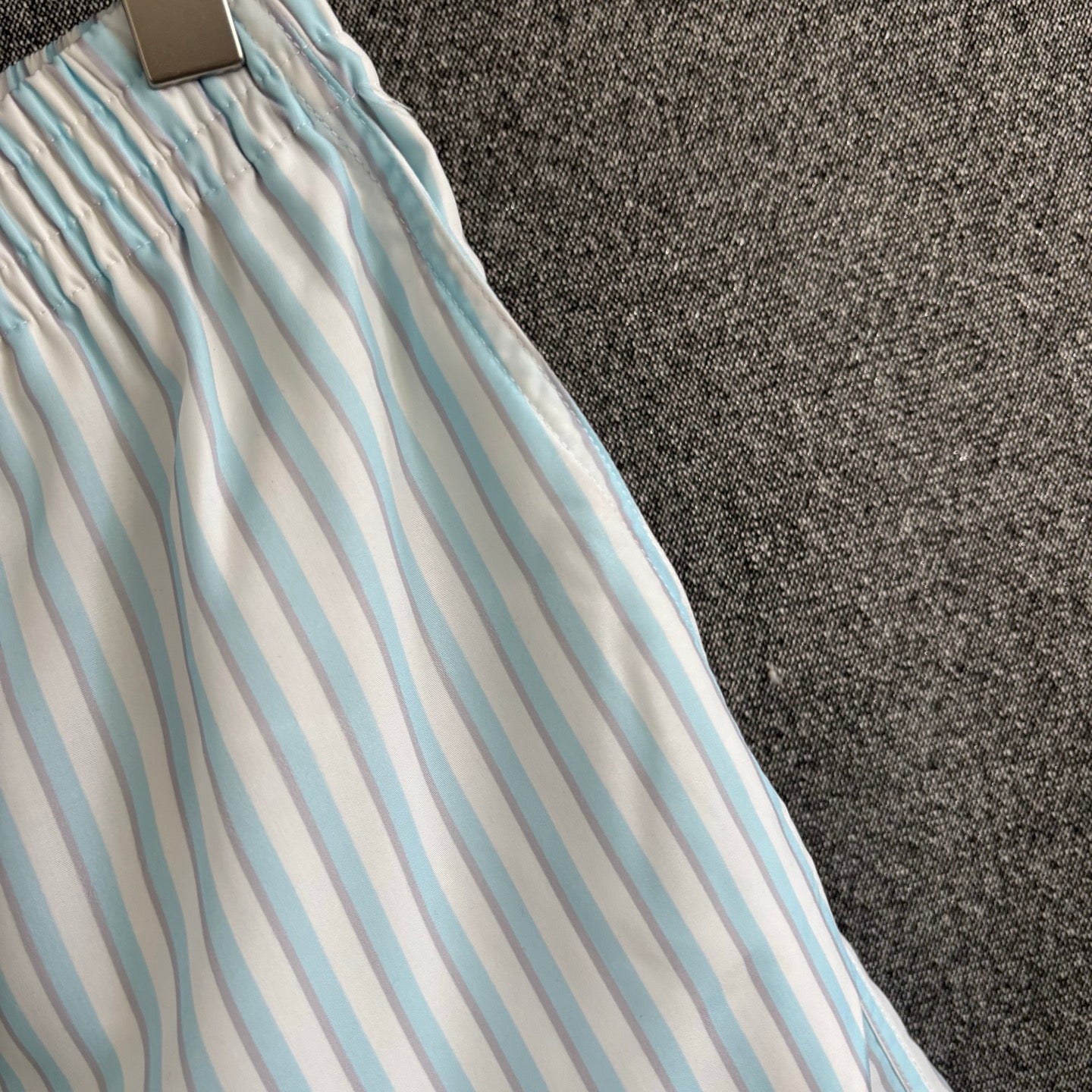 Multi-color Short