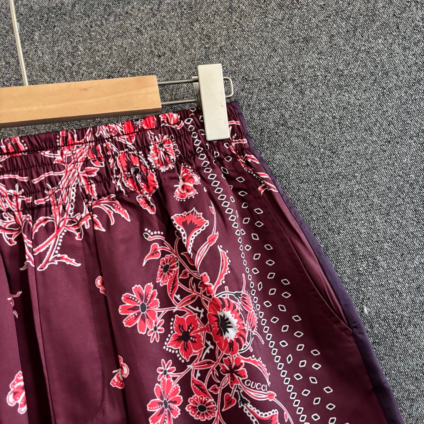 Multi-color Short