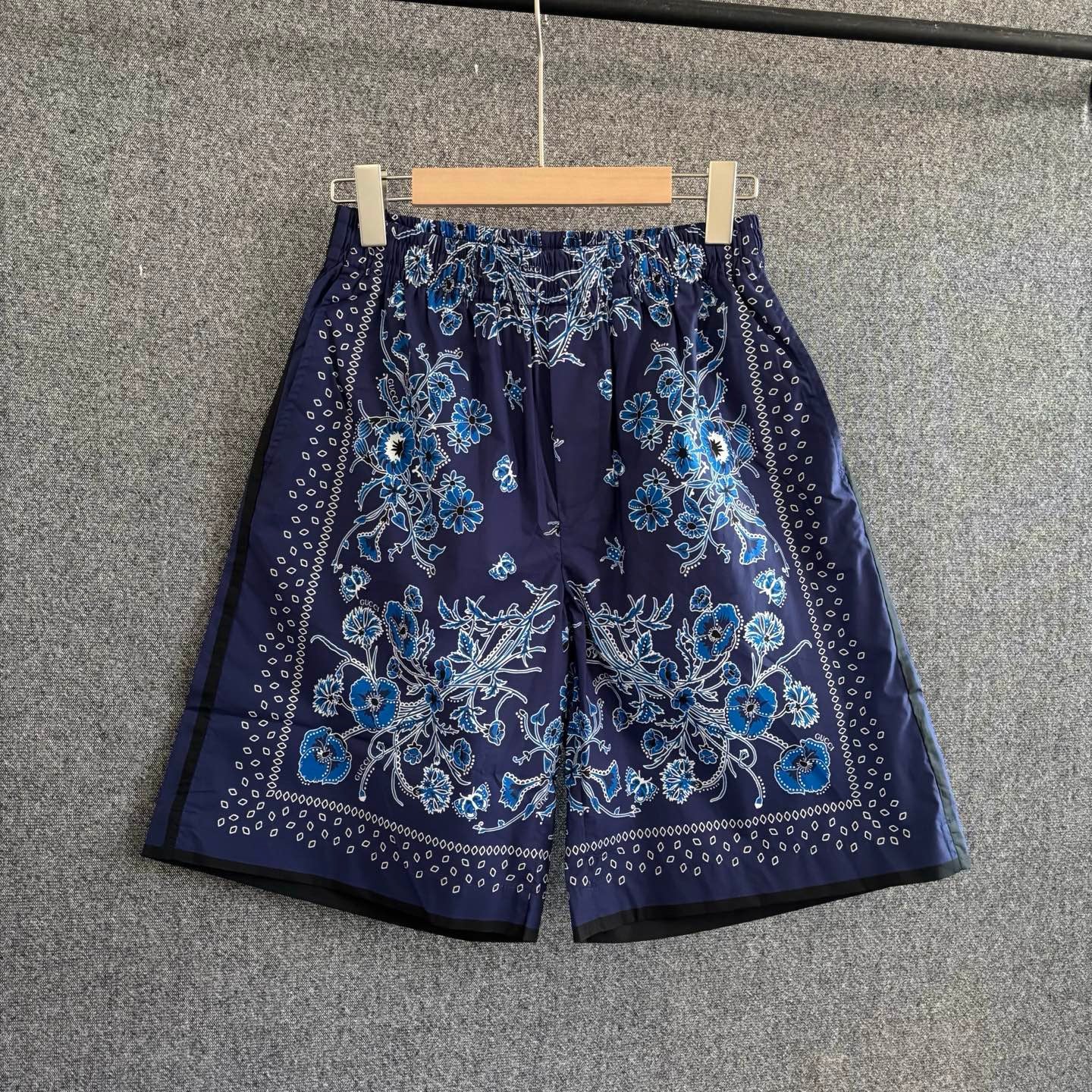 Multi-color Short