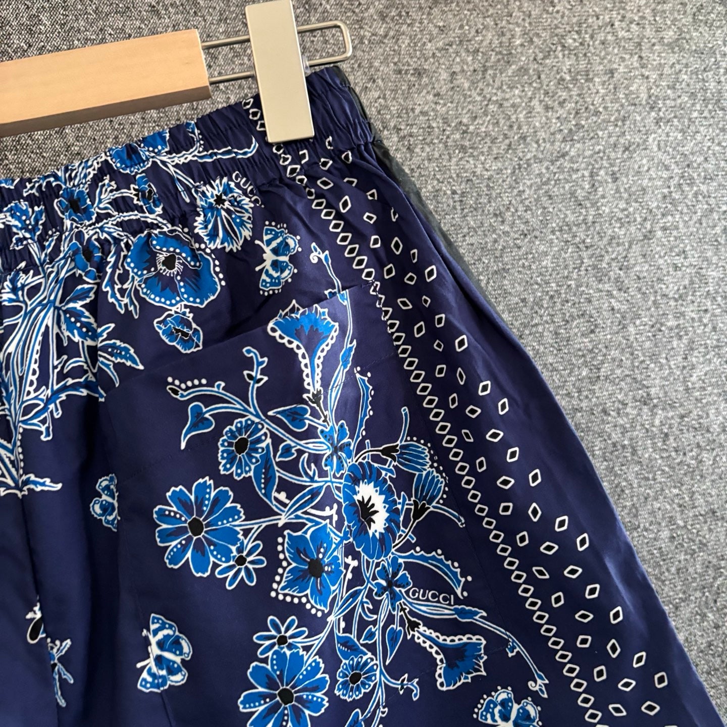 Multi-color Short