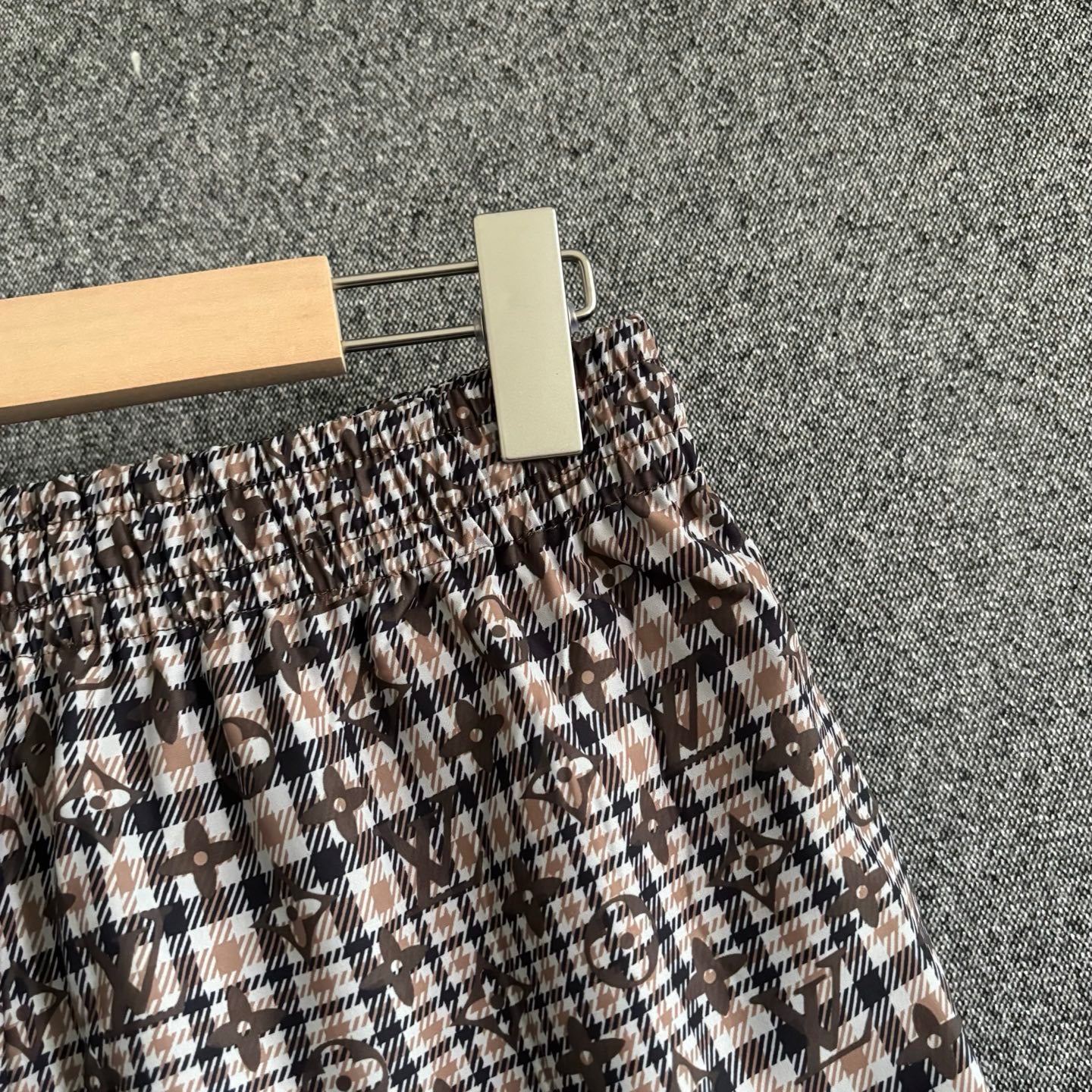Multi-color Short